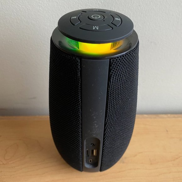 Magnavox MMA37587 Stereo Portable Speaker Color Changing Lights Bluetooth - Picture 5 of 7